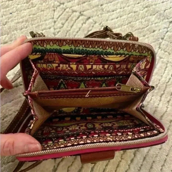 SAKROOTS crossbody wallet - Picture 3 of 6